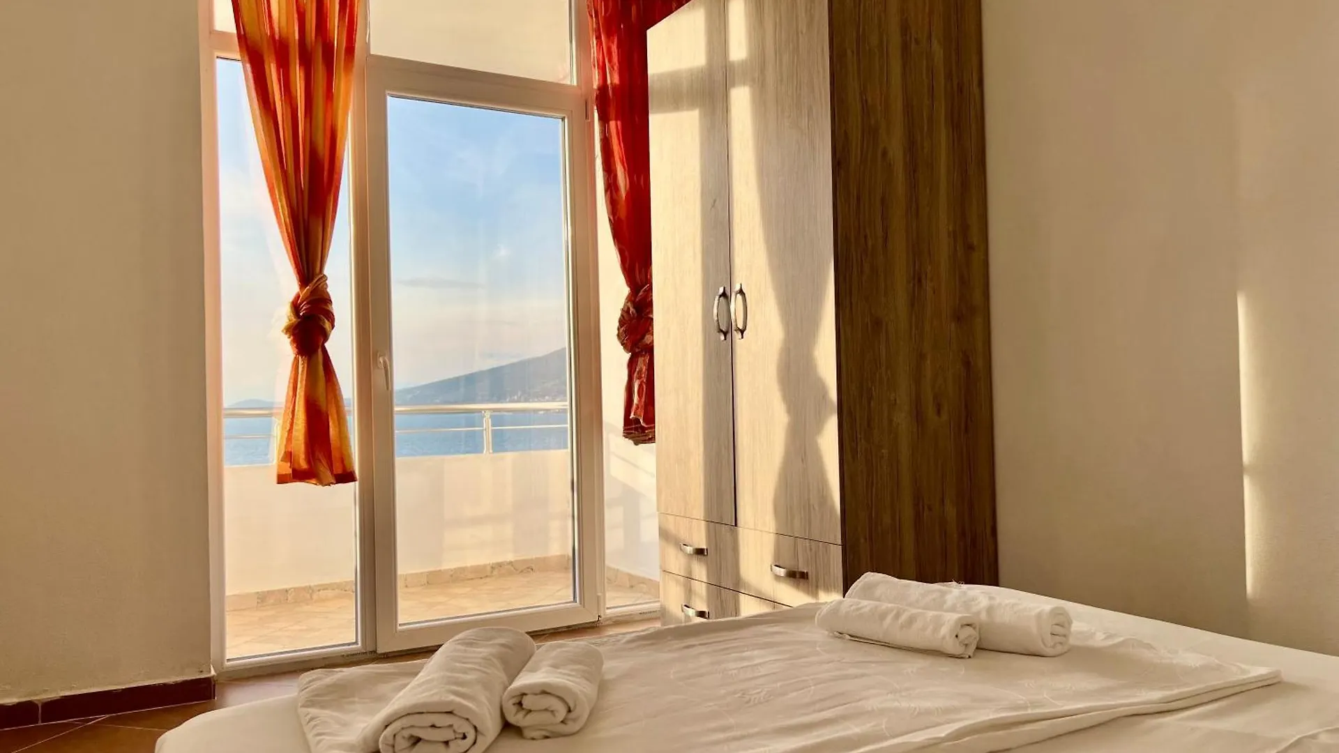 Redi'S Seaview Apartments Sarandë Albania