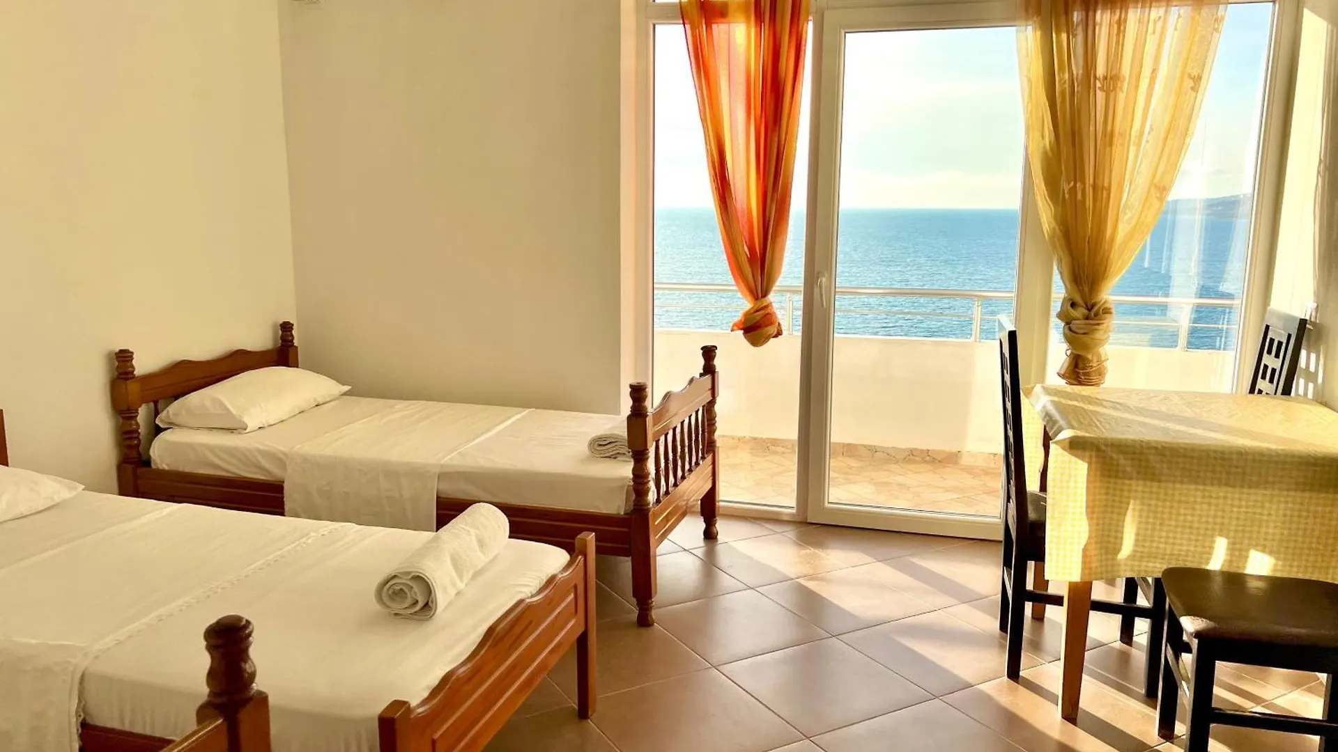 Redi'S Seaview Apartments Sarandë 0*,  Albania