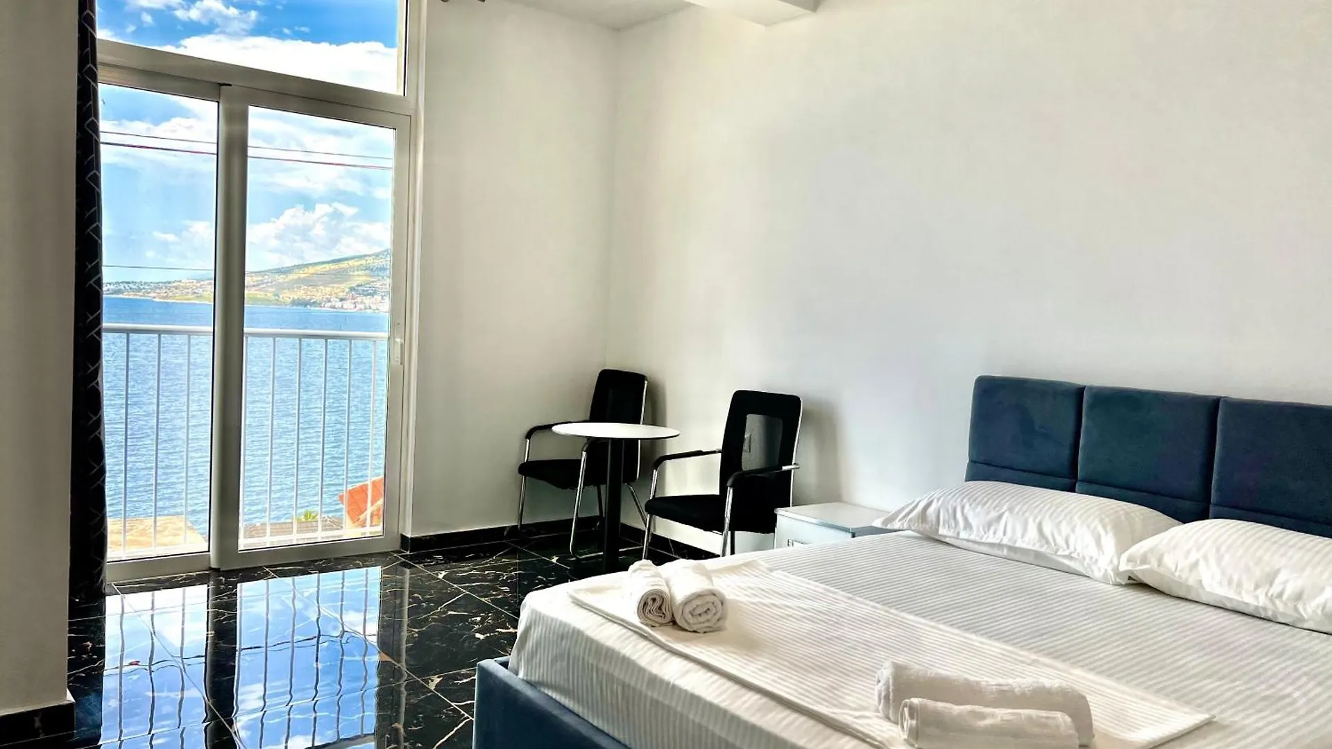 Redi'S Seaview Apartments Sarandë 0*,  Albania