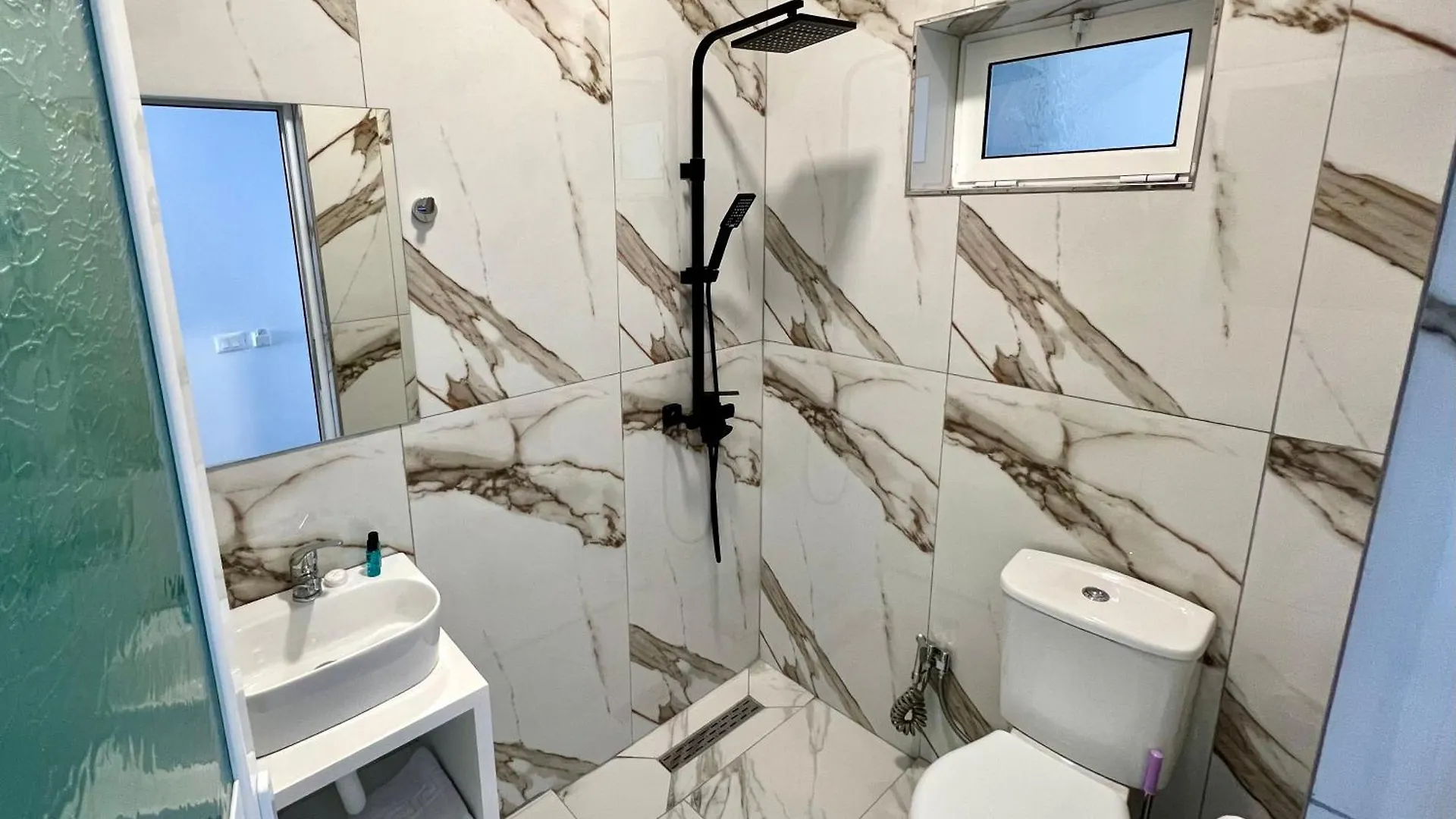 Redi'S Seaview Apartments Sarandë